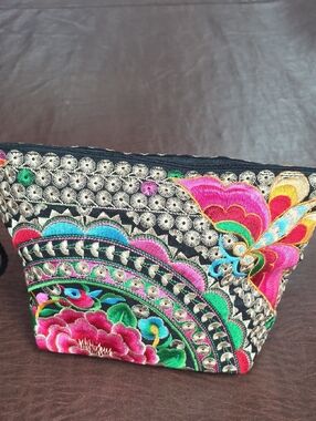 New Embroidered Floral Butterfly Dec Zip Pouch BAccents 10x7x4 Makeup Bag